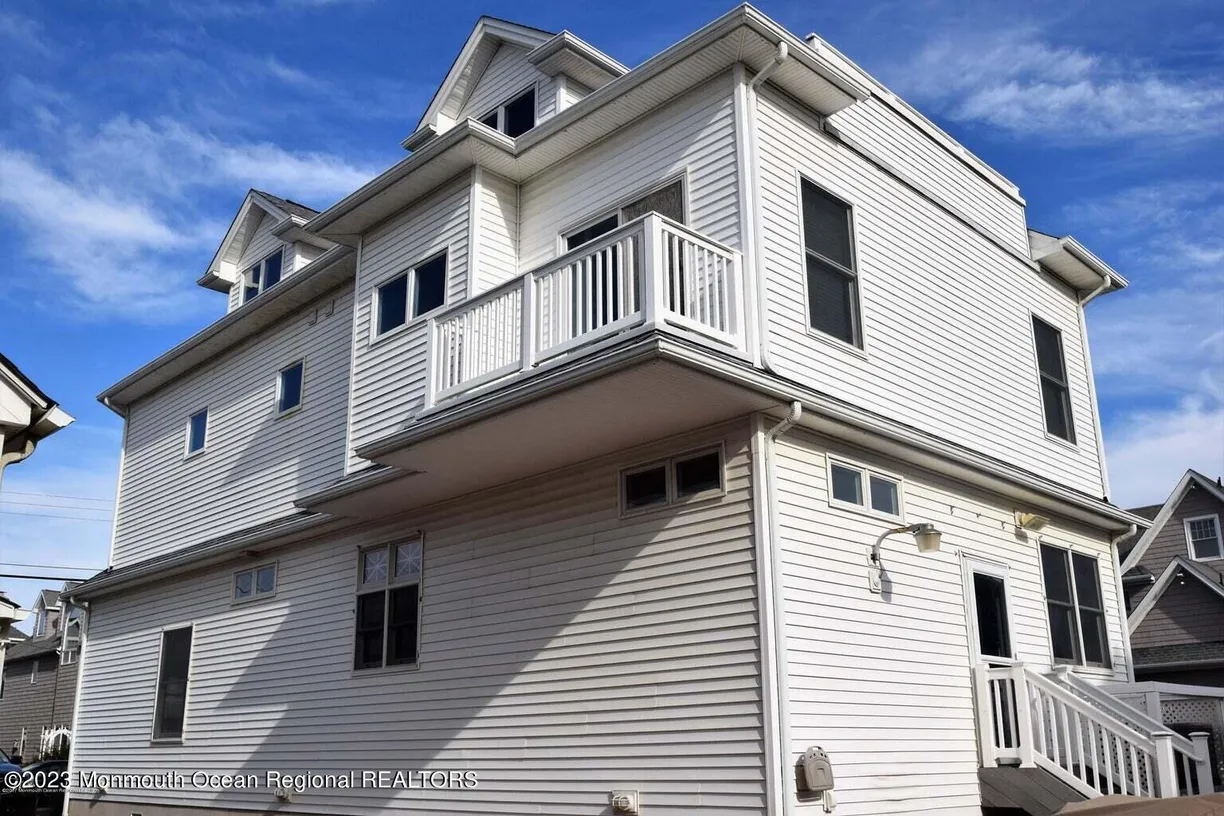 Rockland/Orange/NJ Real Estate | View 563 Whiting Avenue | room 1