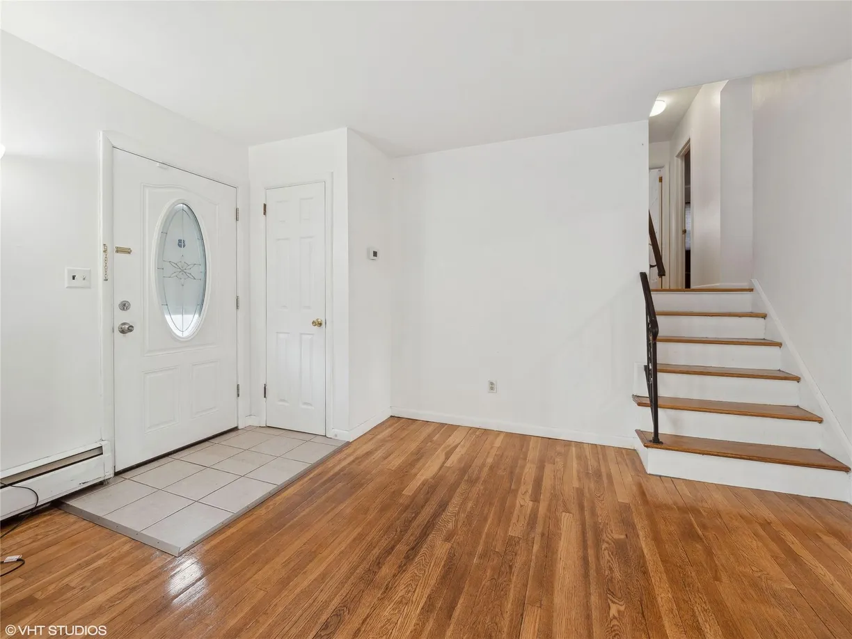 Hudson Valley Real Estate | View 2 Shady Lane | room 1