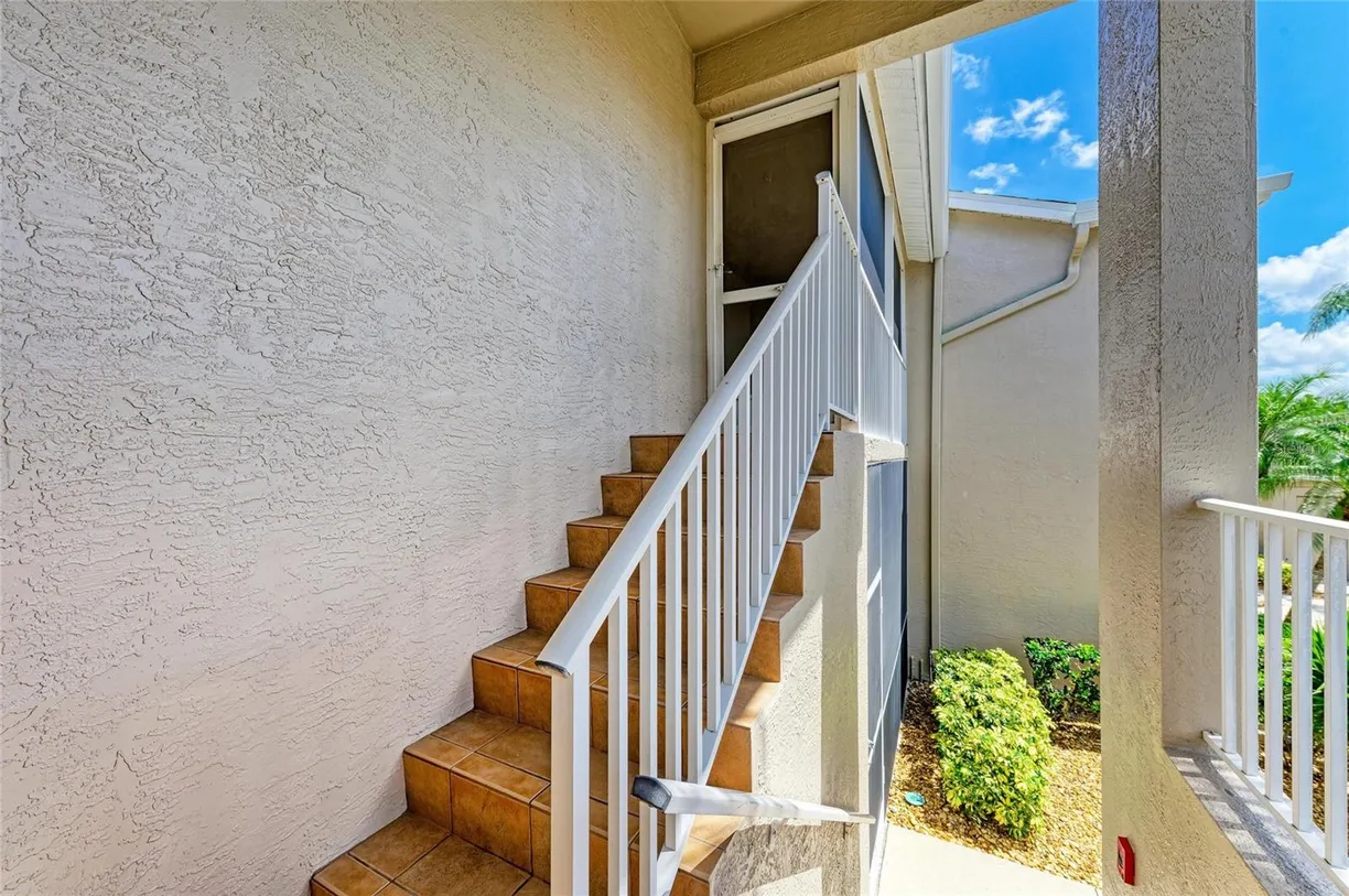 Sarasota/St. Petersburg Real Estate | View 9580 High Gate Drive #1822 | room 2