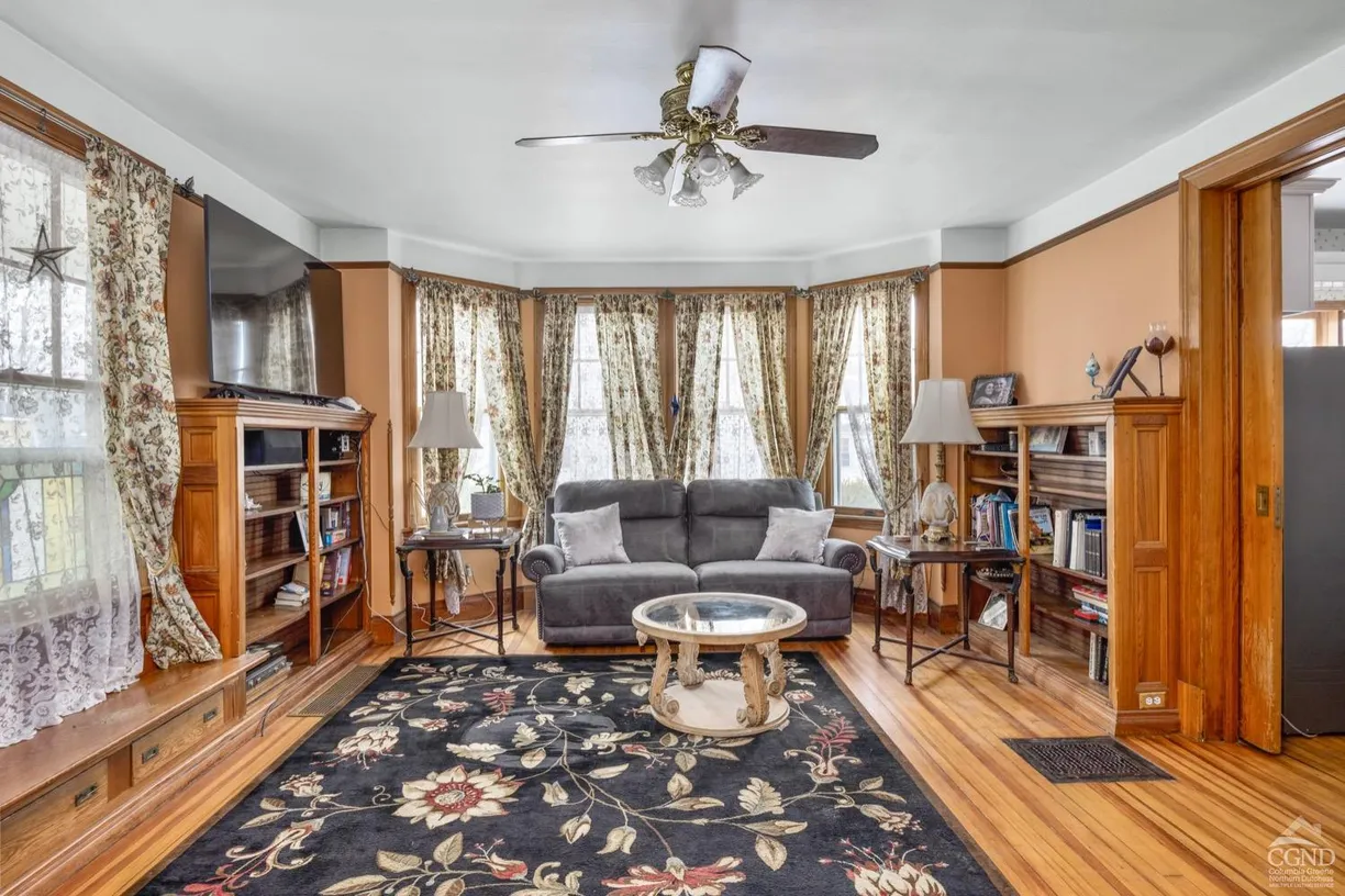 Hudson Valley Real Estate | View 3630 Main Street | room 2