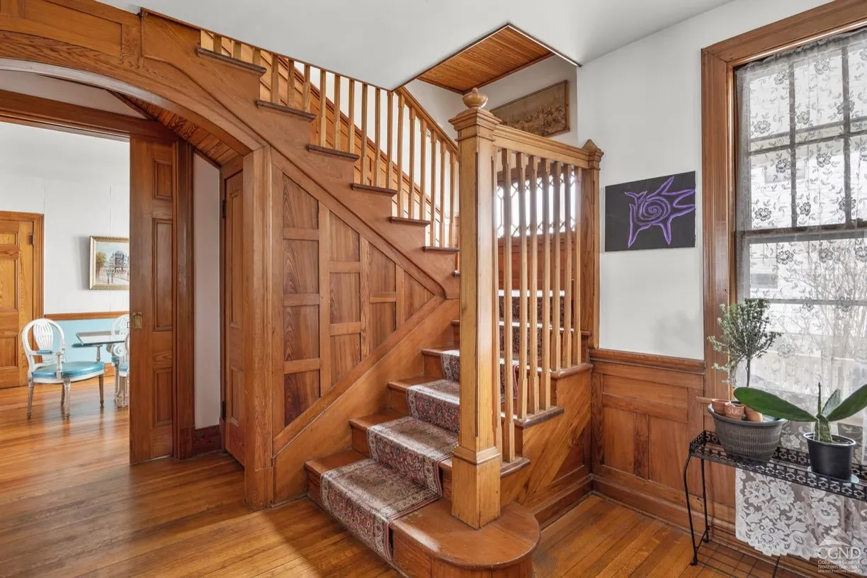 Hudson Valley Real Estate | View 3630 Main Street | room 1