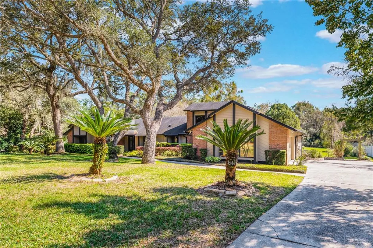 Central Florida Real Estate | View 130 W Greentree Lane | 3 Beds, 2 Baths
