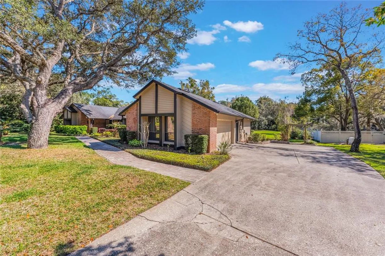 Central Florida Real Estate | View 130 W Greentree Lane | room 1