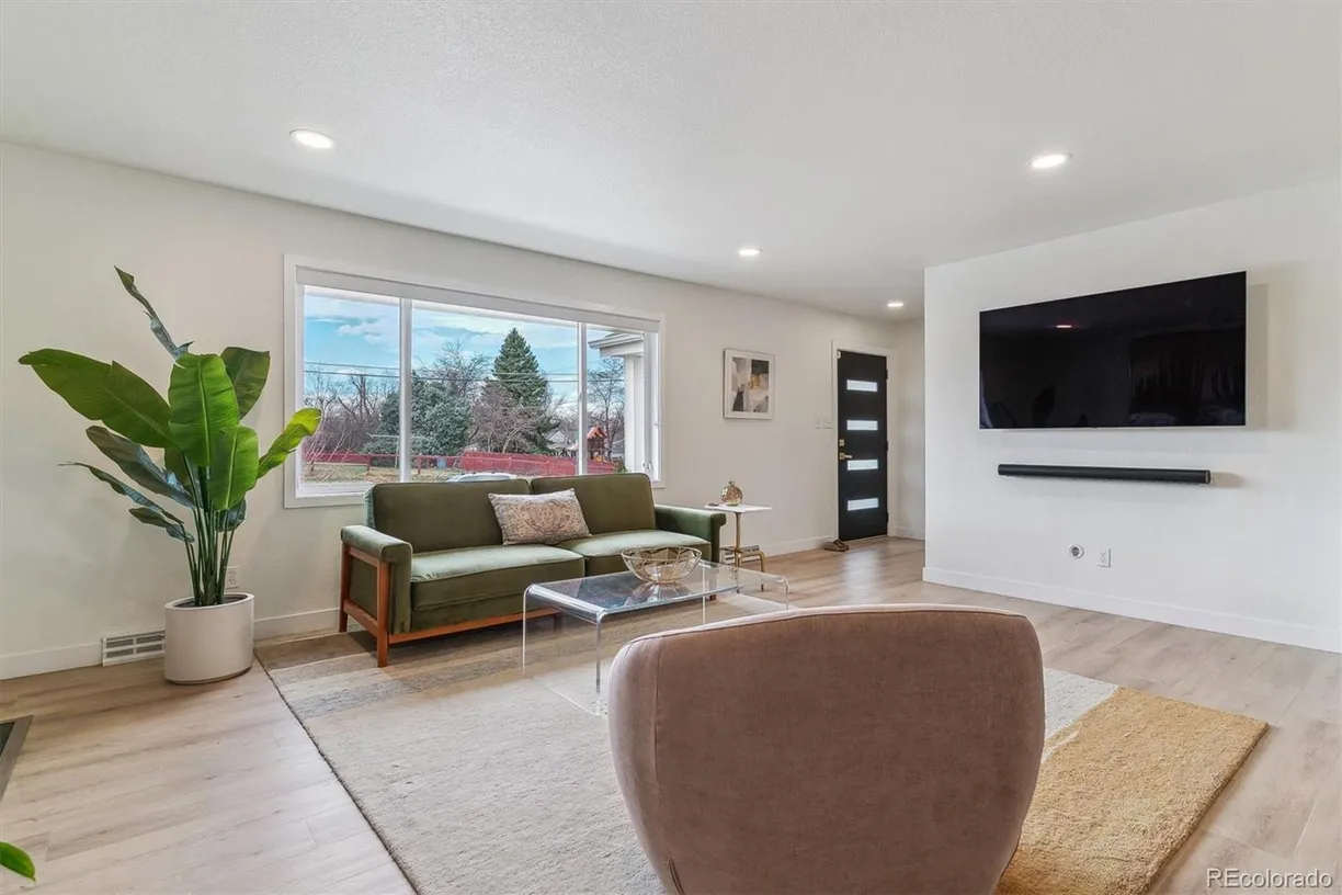 Denver Real Estate | View 3020 South Leyden Street | room 2