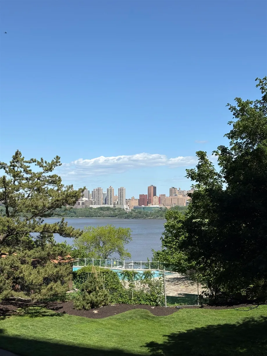 Jersey City/Hoboken Real Estate | View 2 Horizon Rd Unit# g9 | 2 Beds, 2 Baths