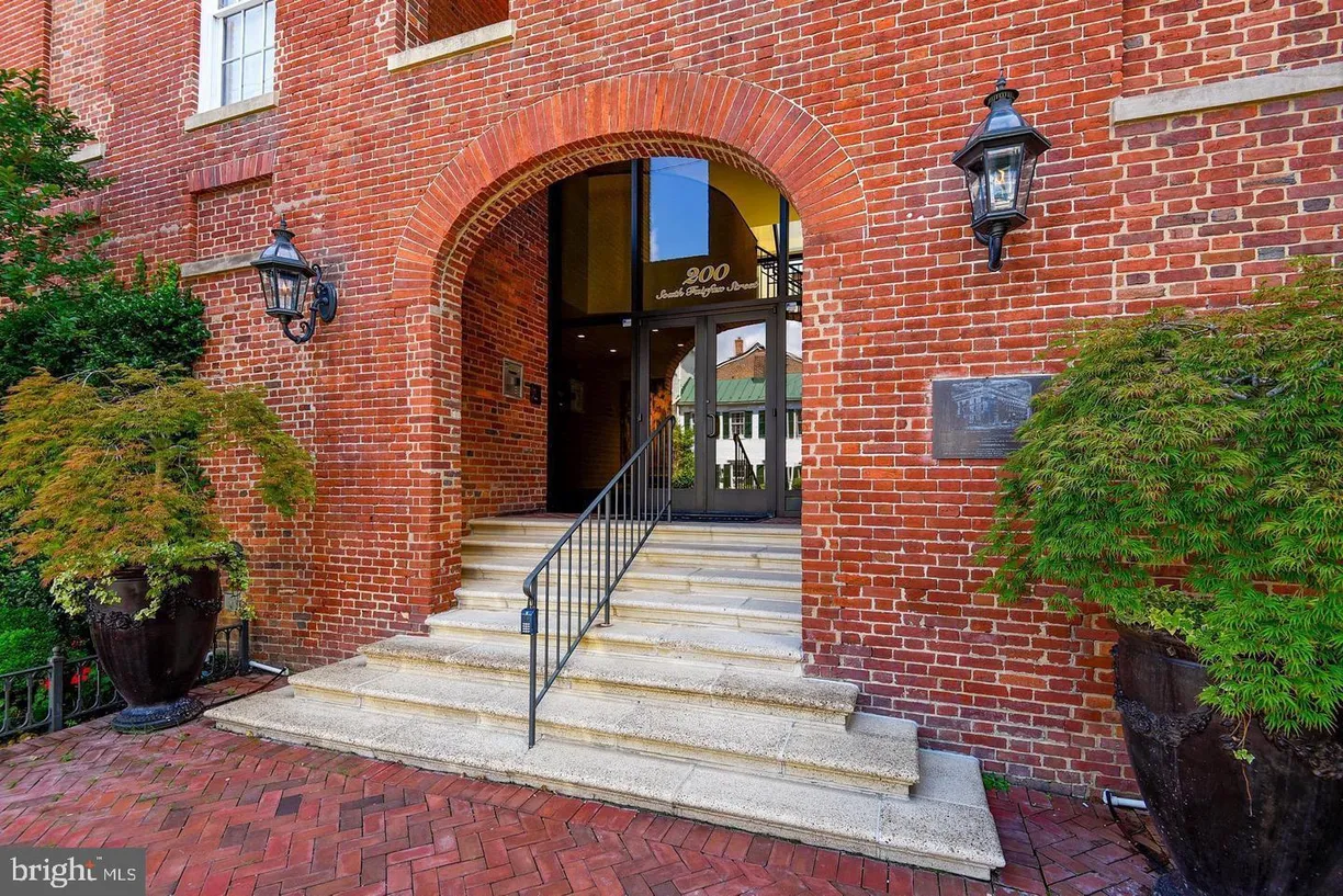 Washington Metro Area Real Estate | View 200 S Fairfax Street Unit# 1 | 1 Bed, 1 Bath
