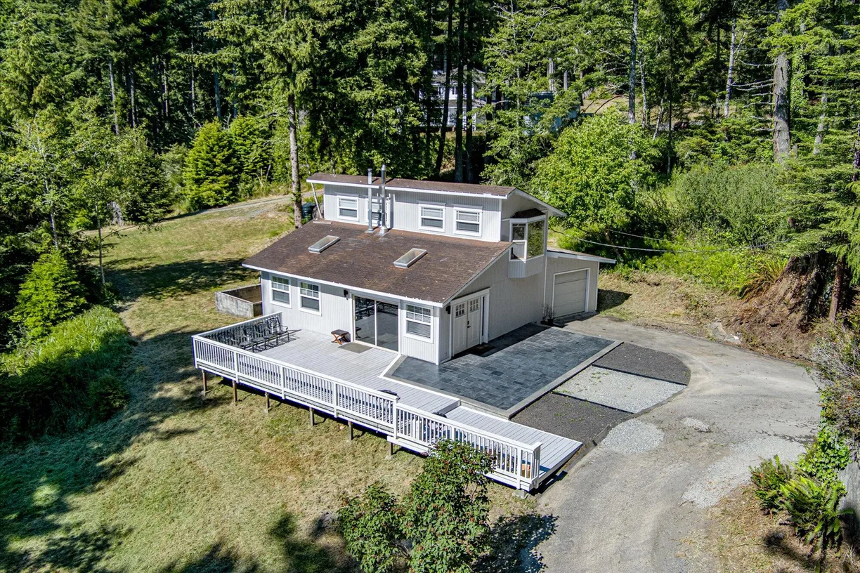 Northern California Real Estate | View 2767 Fickle Hill Road | 2 Beds, 2 Baths