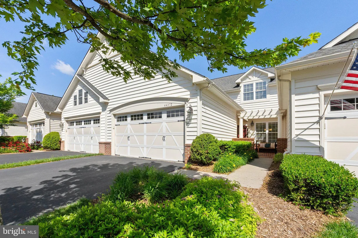 Washington Metro Area Real Estate | View 44372 Sunset Maple Drive | 3 Beds, 2 Baths