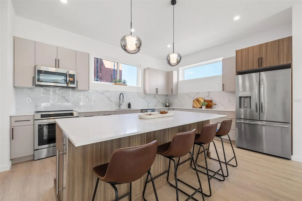 Sarasota/St. Petersburg Real Estate | View 2104 4th Street S | room 2