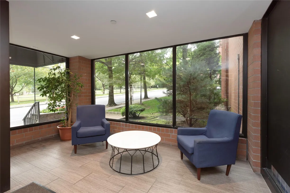 Westchester Real Estate | View 21 Lake Street #6A | room 2