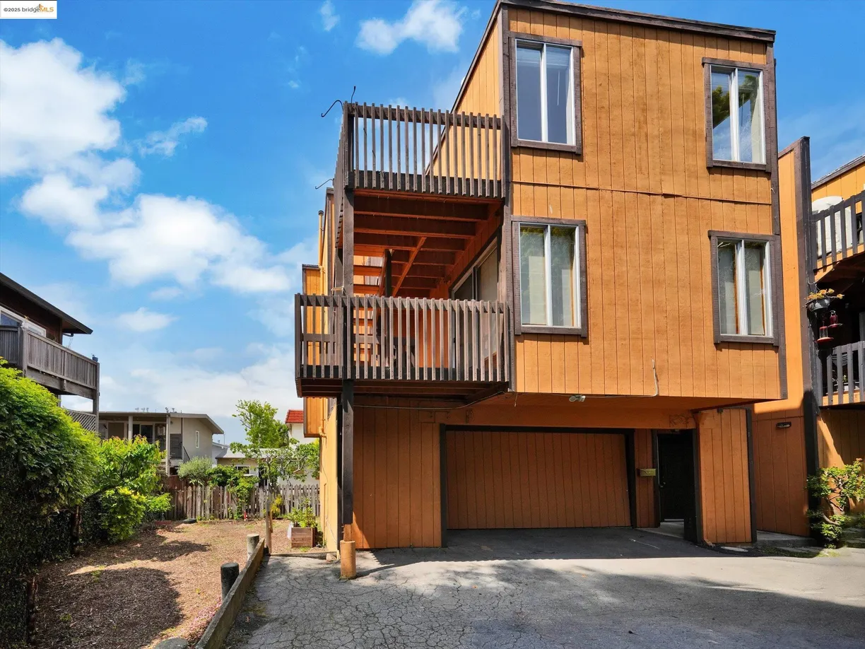 Northern California Real Estate | View 1715 Liberty Street | 3 Beds, 2 Baths
