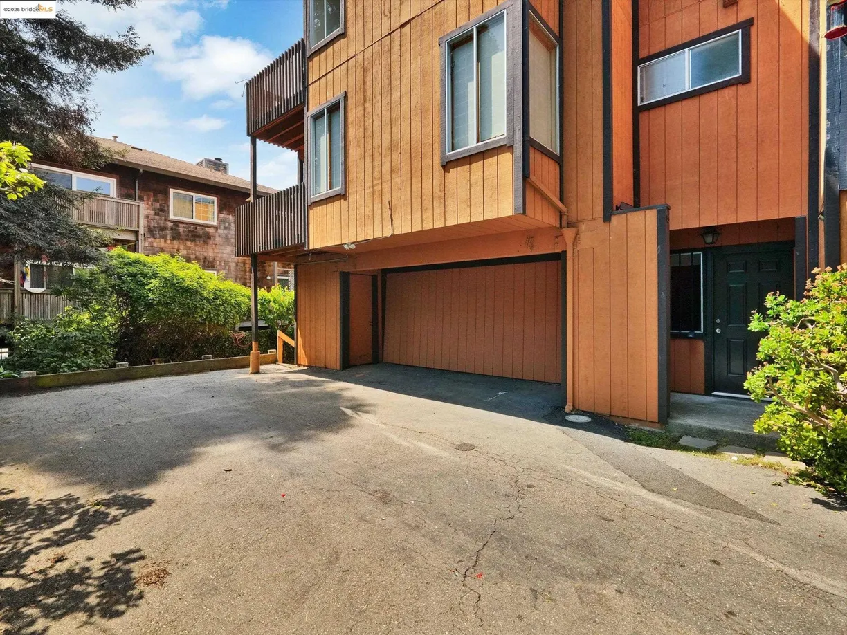 Northern California Real Estate | View 1715 Liberty Street | room 2