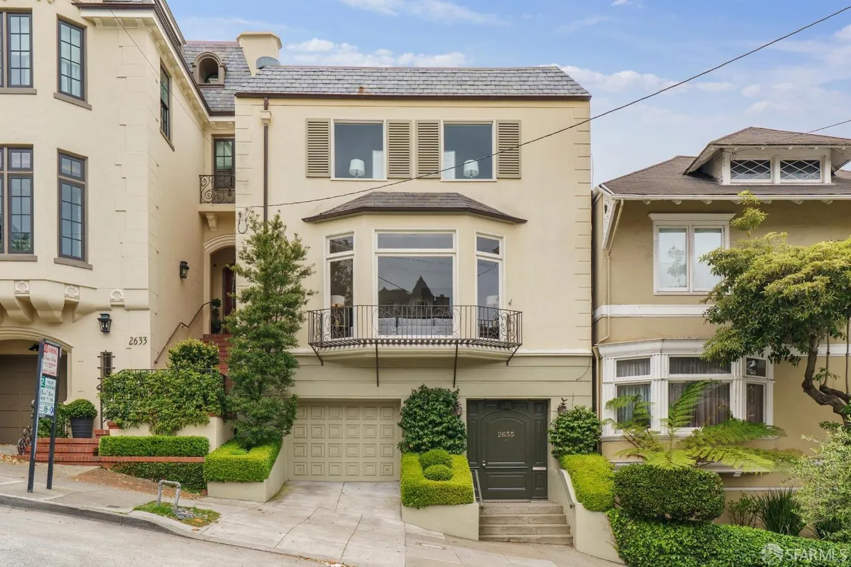 Northern California Real Estate | View 2655 Steiner Street | 5 Beds, 4 Baths