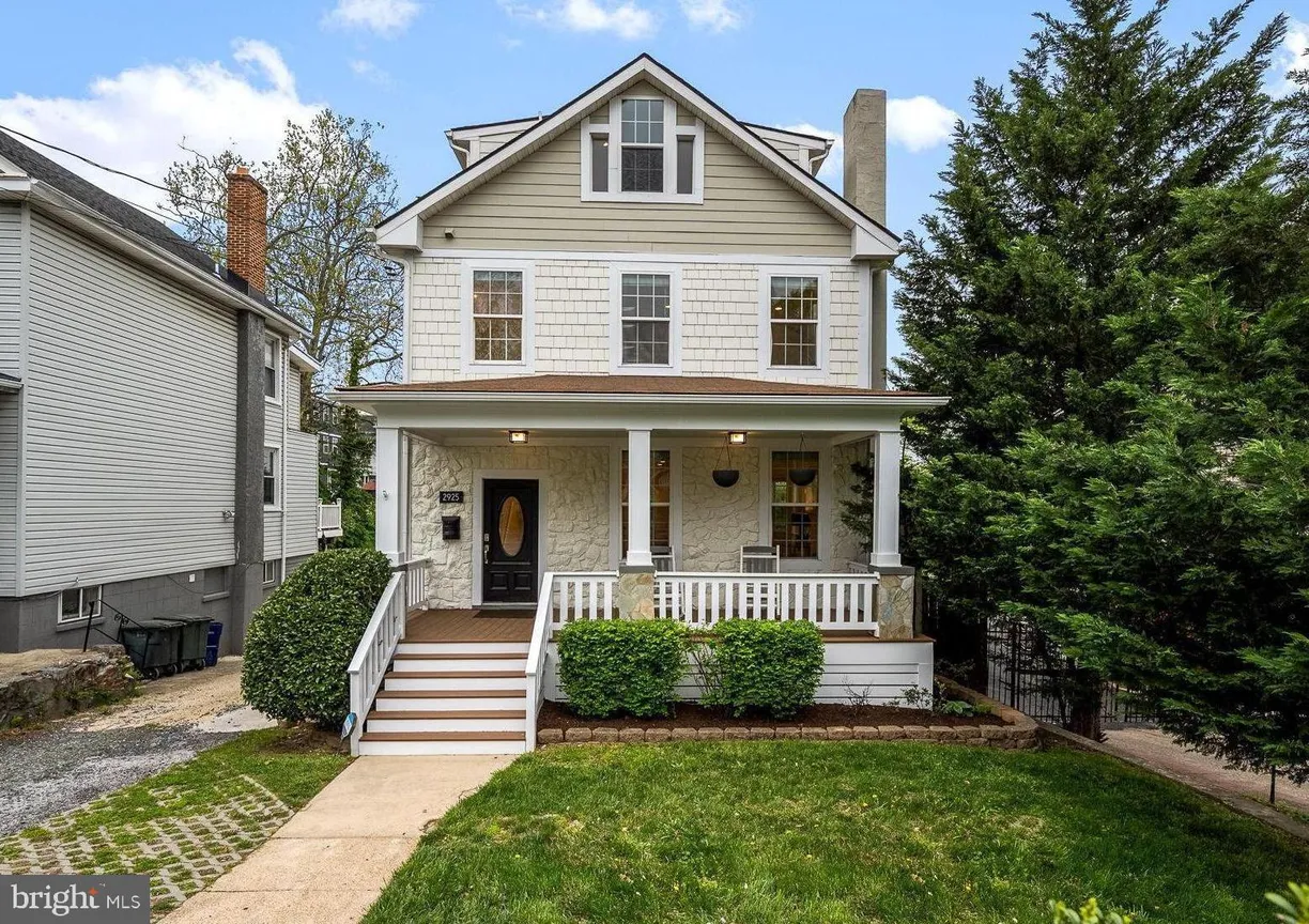 Washington Metro Area Real Estate | View 2925 South Dakota Avenue NE | 5 Beds, 4 Baths
