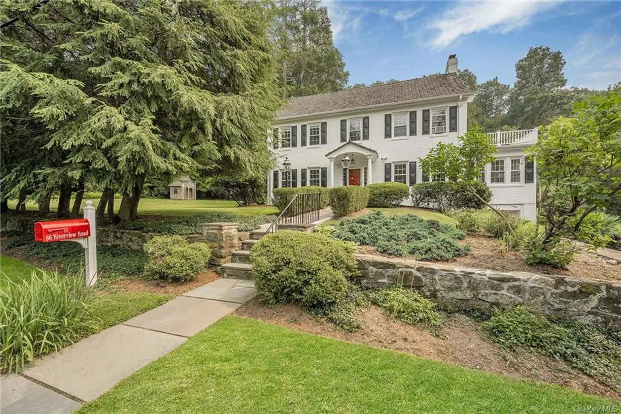 Westchester Real Estate | View 66 Riverview Road | 5 Beds, 4 Baths