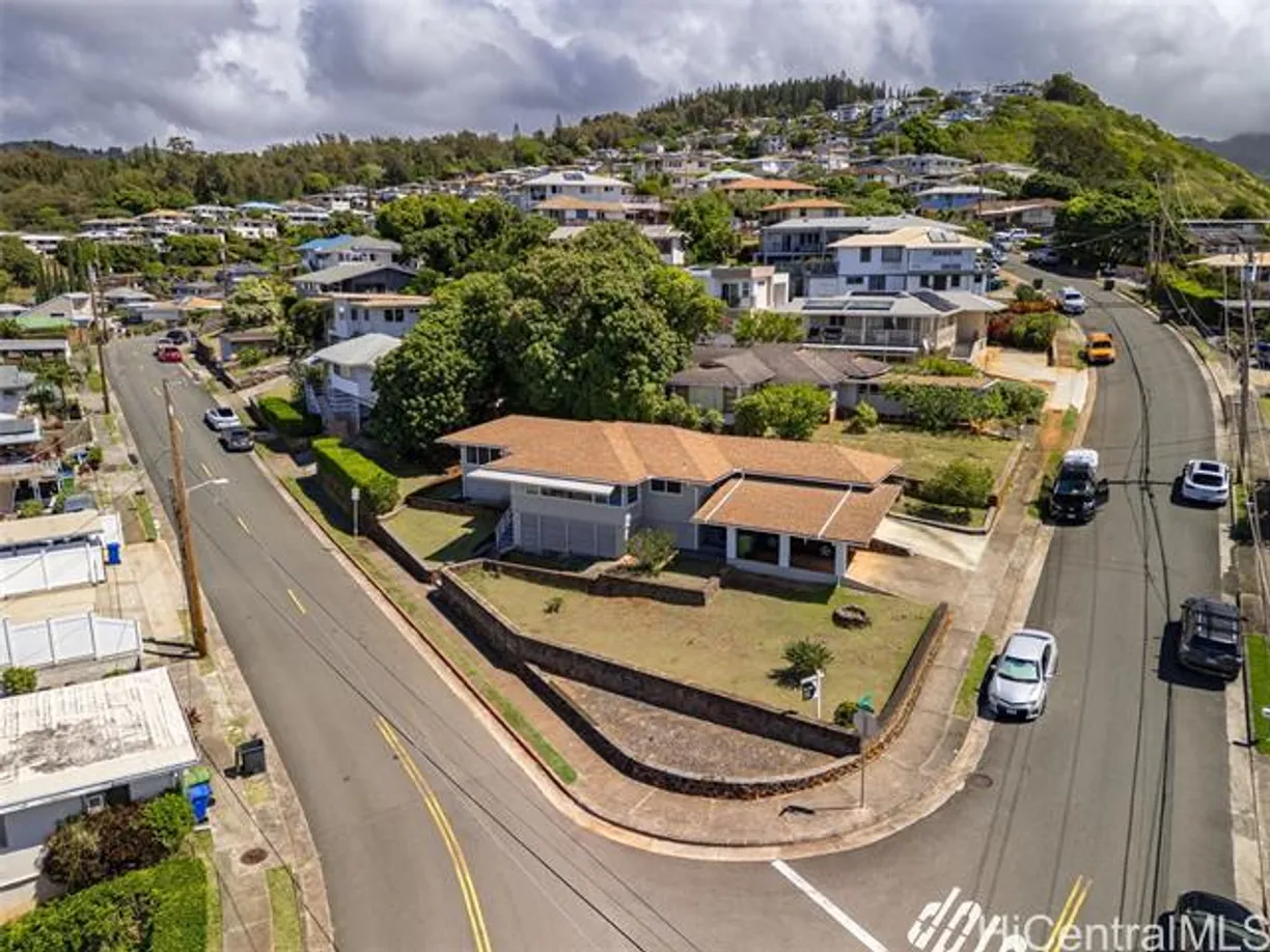 Hawaii Real Estate | View 2135 St Louis Drive | 3 Beds, 2 Baths