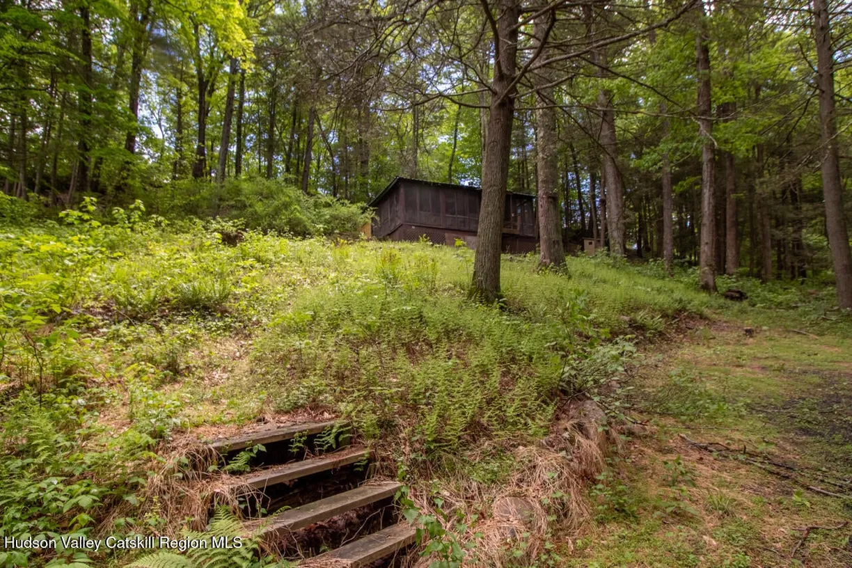 Hudson Valley Real Estate | View 58 Cottage Court | room 2