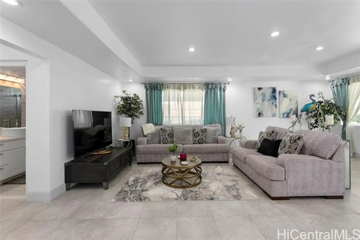 Hawaii Real Estate | View 45-333 Mahalani Street | room 1