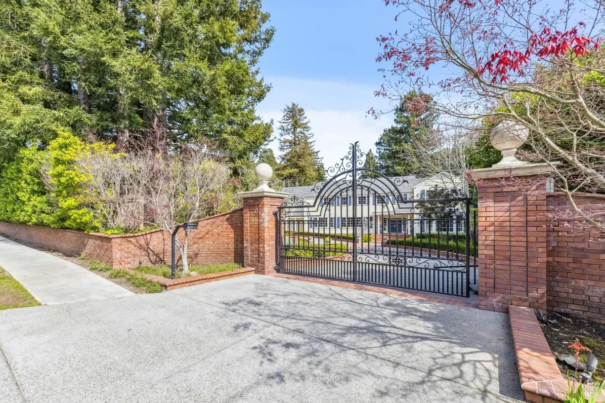 Northern California Real Estate | View 110 Mountain View Avenue | room 1