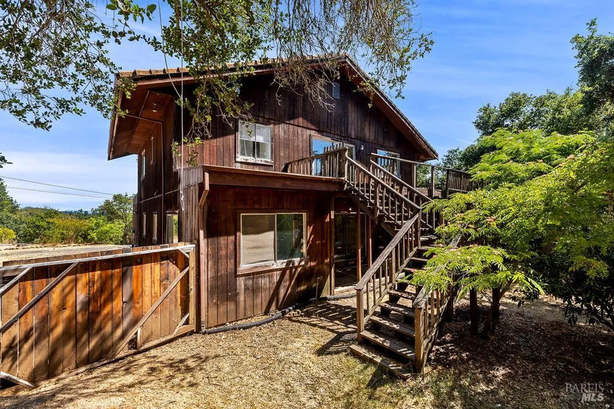 Northern California Real Estate | View 15900 Healdsburg Avenue | room 1