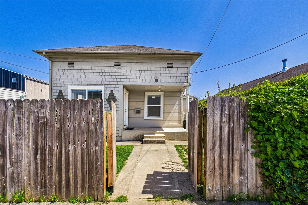 Northern California Real Estate | View 645 7th Street | room 1