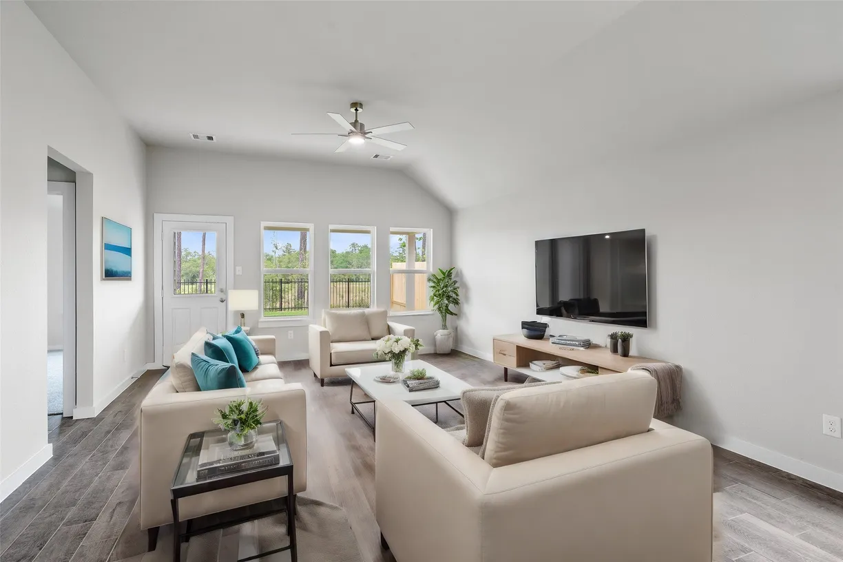 Houston Suburbs Real Estate | View 361 Spruce Oak Lane | room 2