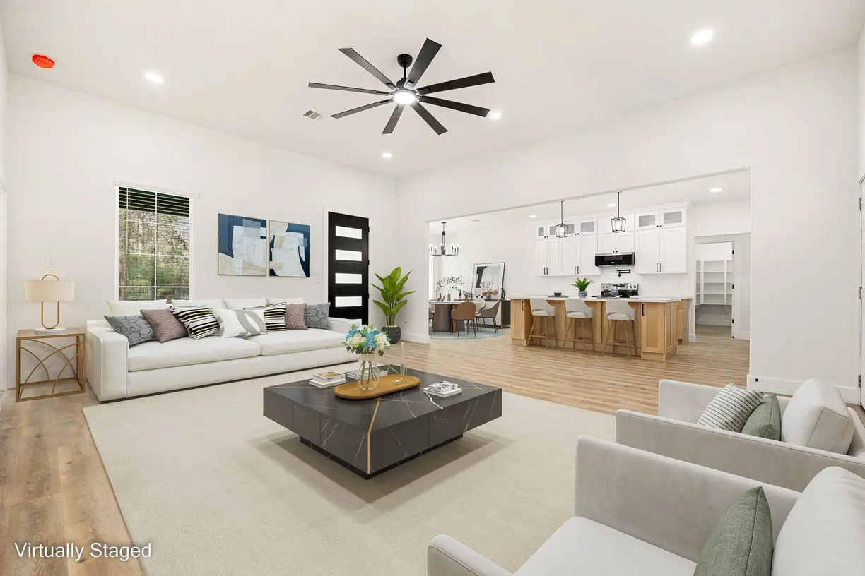 Houston Suburbs Real Estate | View 180 County Road 3669b | room 2