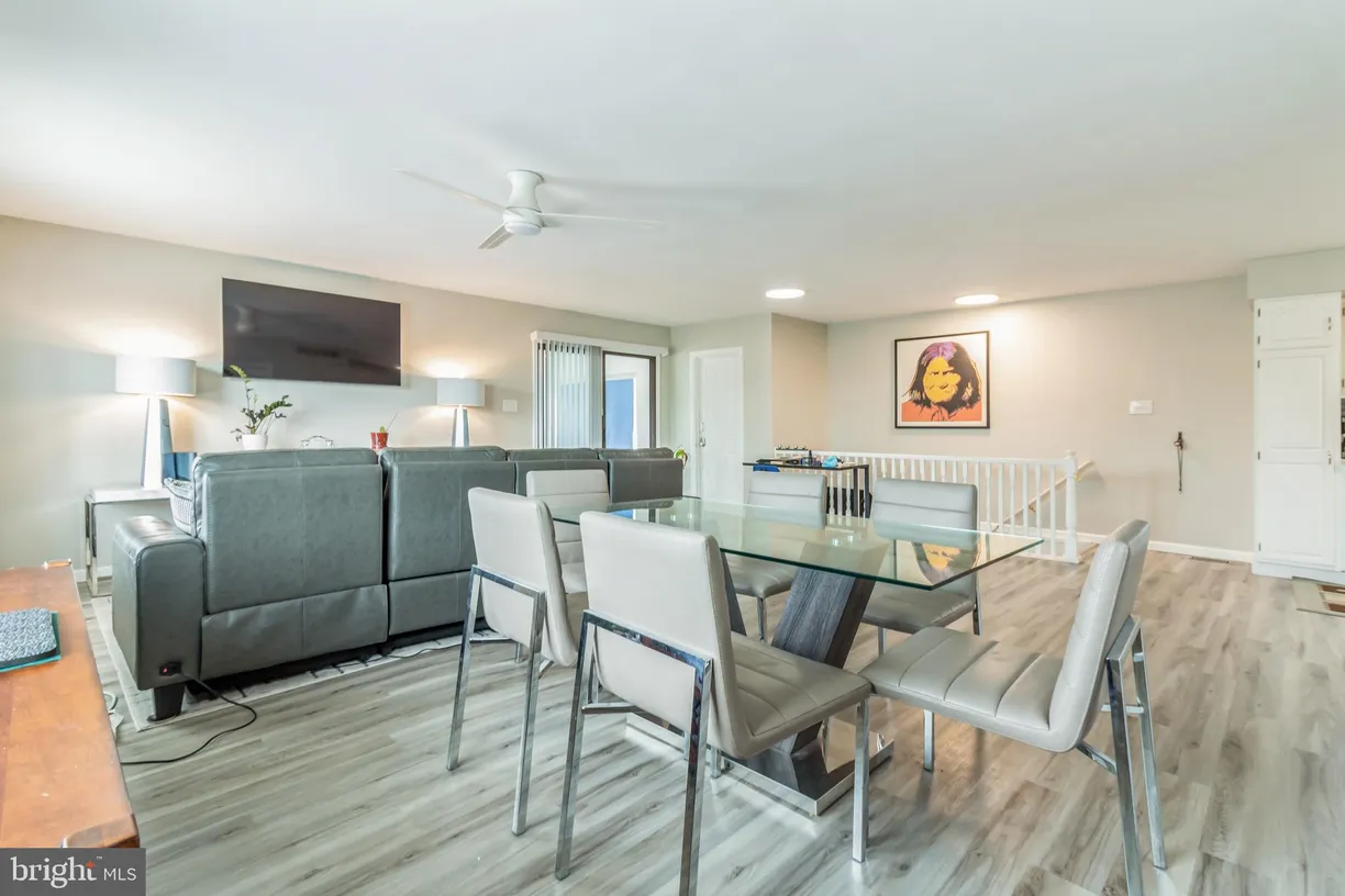 Jersey City/Hoboken Real Estate | View 1 4th Ave | room 2