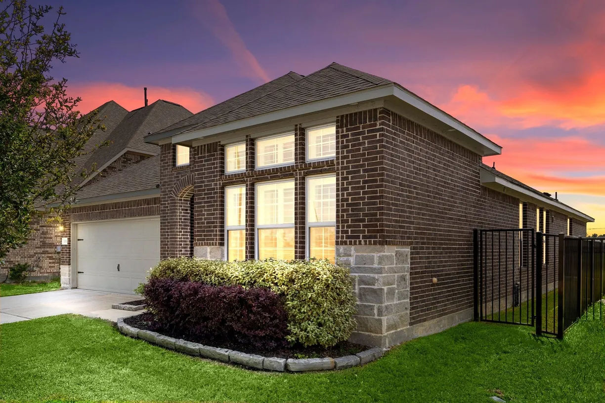 Houston Suburbs Real Estate | View 12826 Kinneskie Drive | room 2