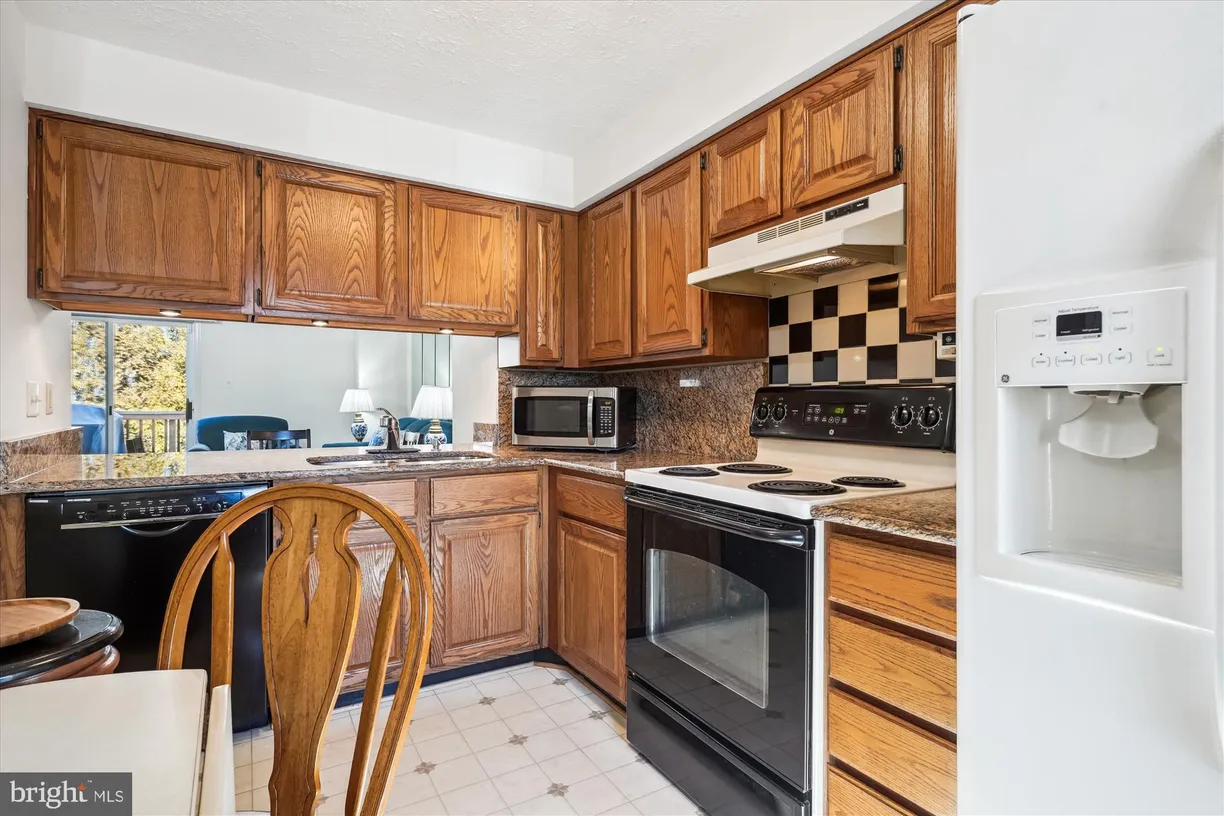 Washington Metro Area Real Estate | View 8532 Golden Ridge Court | room 2