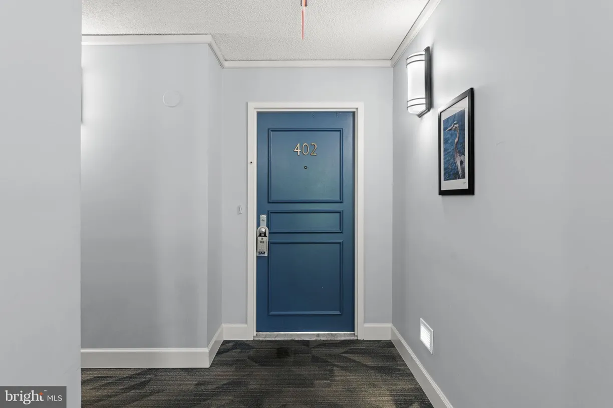 Washington Metro Area Real Estate | View 1515 S Arlington Ridge Road Unit# 402 | room 2