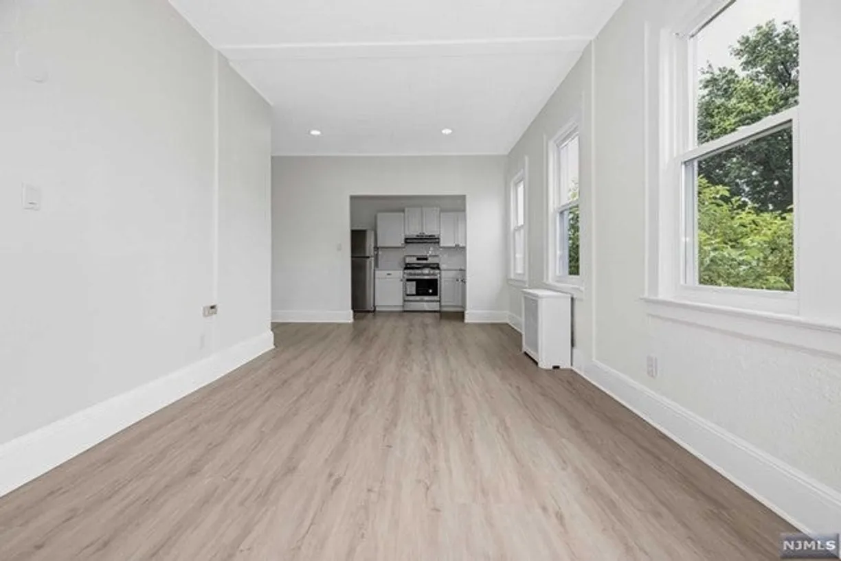 Bergen County Real Estate | View 35 Irving Terrace #3 | room 1