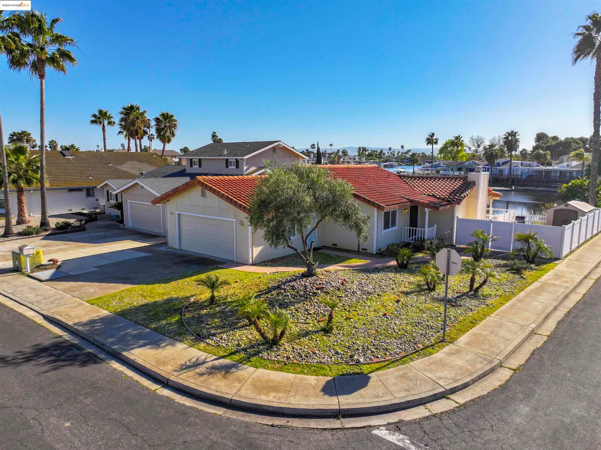Northern California Real Estate | View 5106 Cabrillo Pt | 3 Beds, 2 Baths