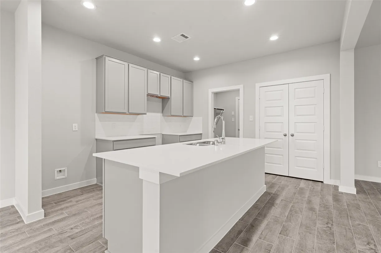 Houston Suburbs Real Estate | View 2619 Village Side Trail | room 1