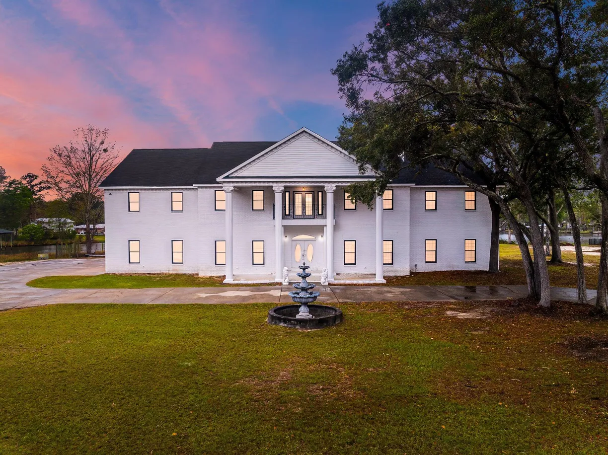 Northwest Florida Real Estate | View 680 Mallet Bayou Road | 6 Beds, 6 Baths