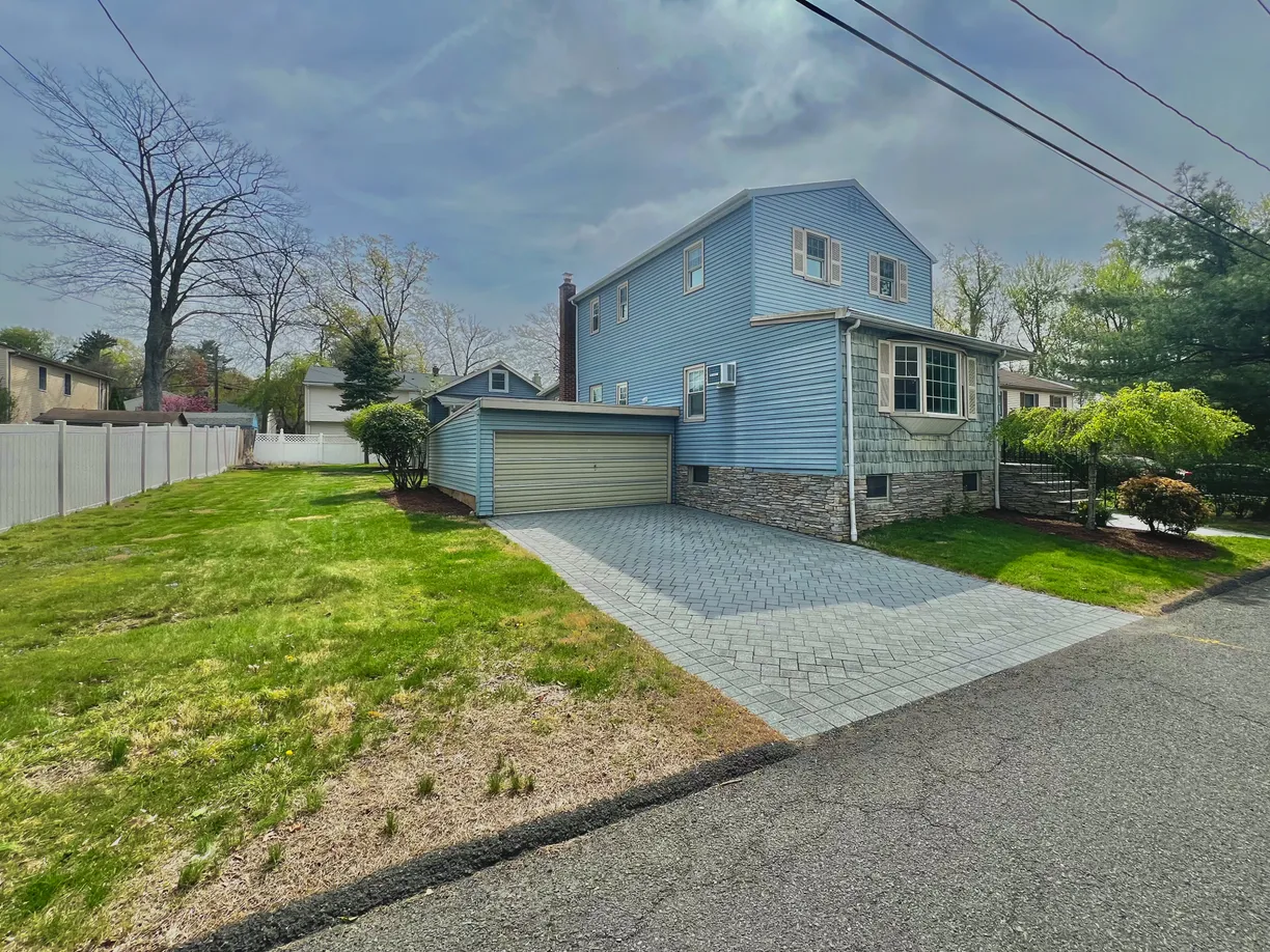 Rockland/Orange/NJ Real Estate | View 16 Burlington Unit# A | room 2