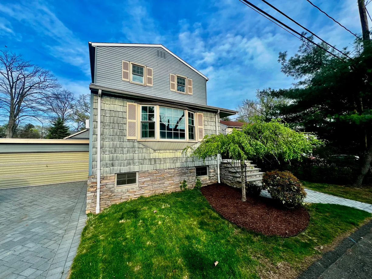 Rockland/Orange/NJ Real Estate | View 16 Burlington Unit# A | room 1