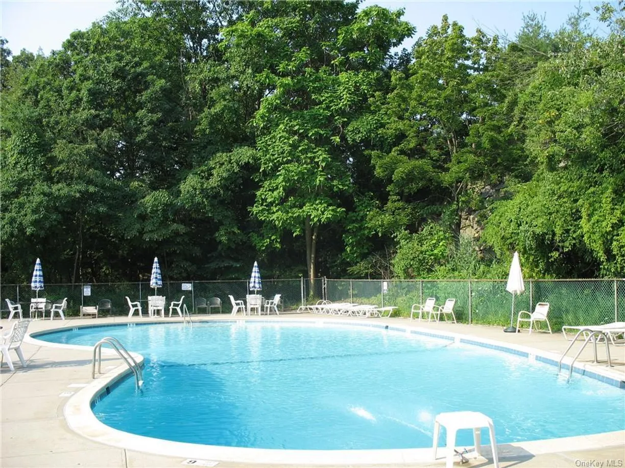 Westchester Real Estate | View 410 Benedict Avenue #2G | room 2