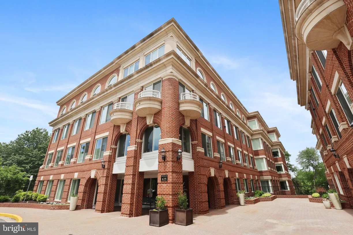 Washington Metro Area Real Estate | View 625 Slaters Lane Unit# 407 | 2 Beds, 2 Baths