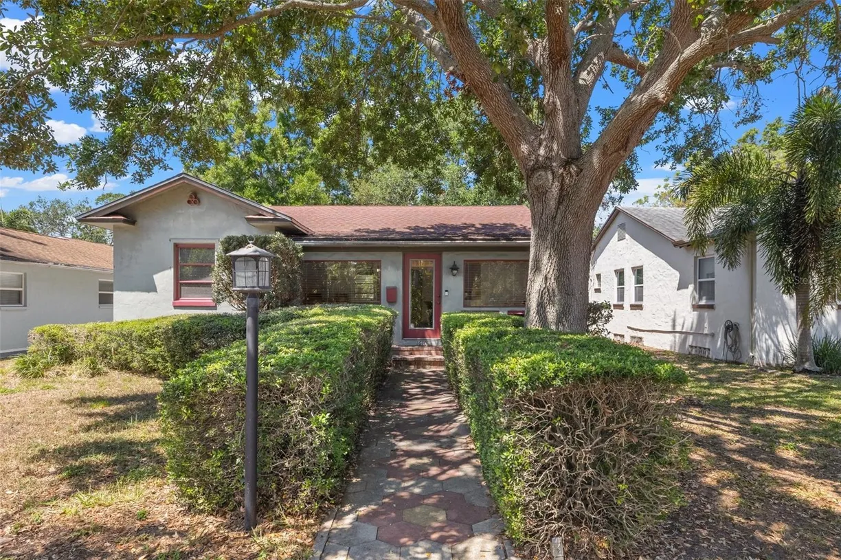 Sarasota/St. Petersburg Real Estate | View 1610 15th Street N | room 1