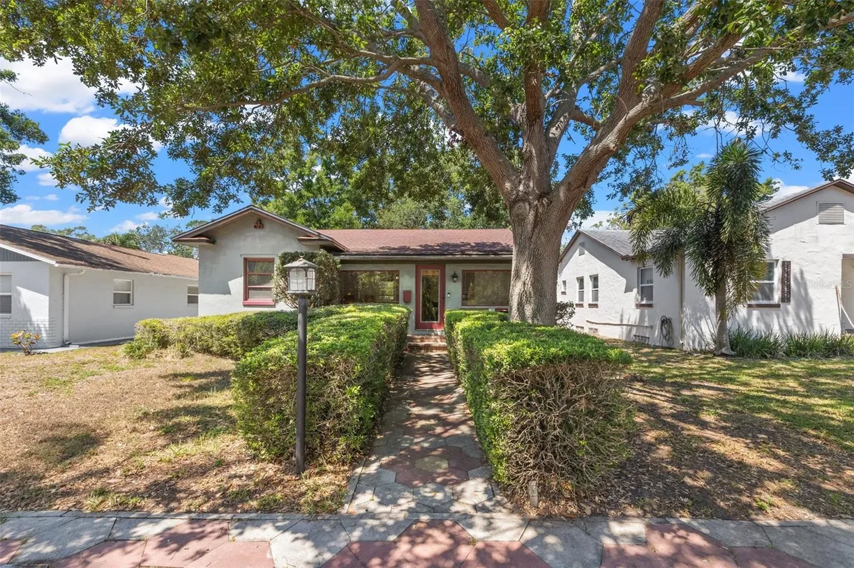 Sarasota/St. Petersburg Real Estate | View 1610 15th Street N | 2 Beds, 1 Bath