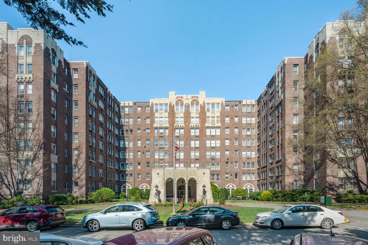 Washington Metro Area Real Estate | View 4000 Cathedral Avenue NW Unit# 355B | 1 Bed, 1 Bath