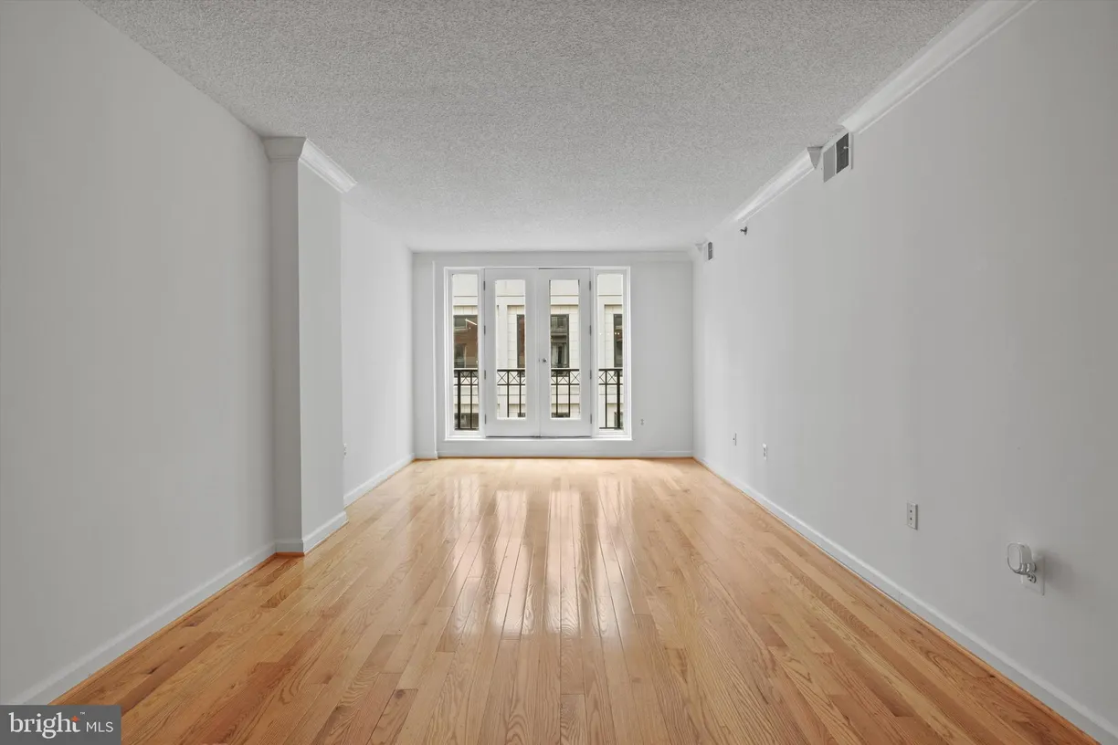 Washington Metro Area Real Estate | View 601 Pennsylvania Avenue NW Unit# 612 | room 1