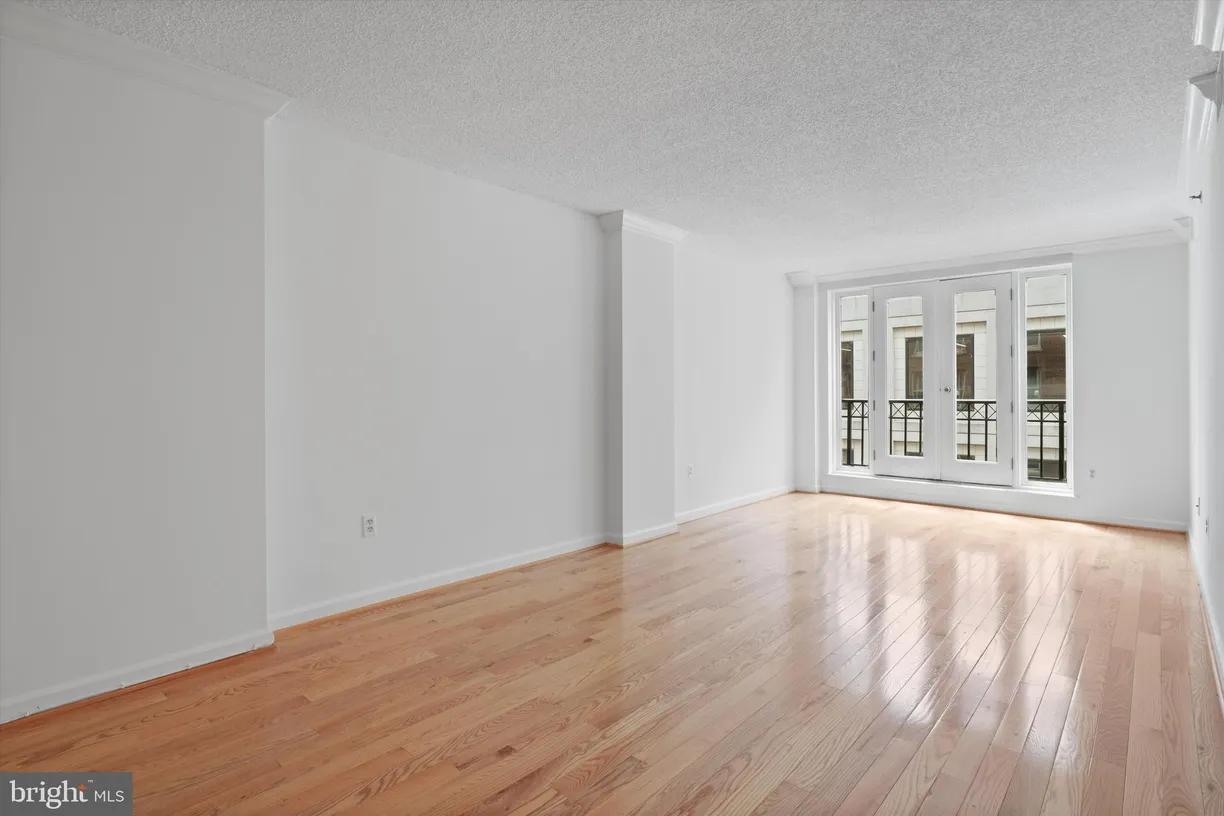 Washington Metro Area Real Estate | View 601 Pennsylvania Avenue NW Unit# 612 | 1 Bed, 1 Bath