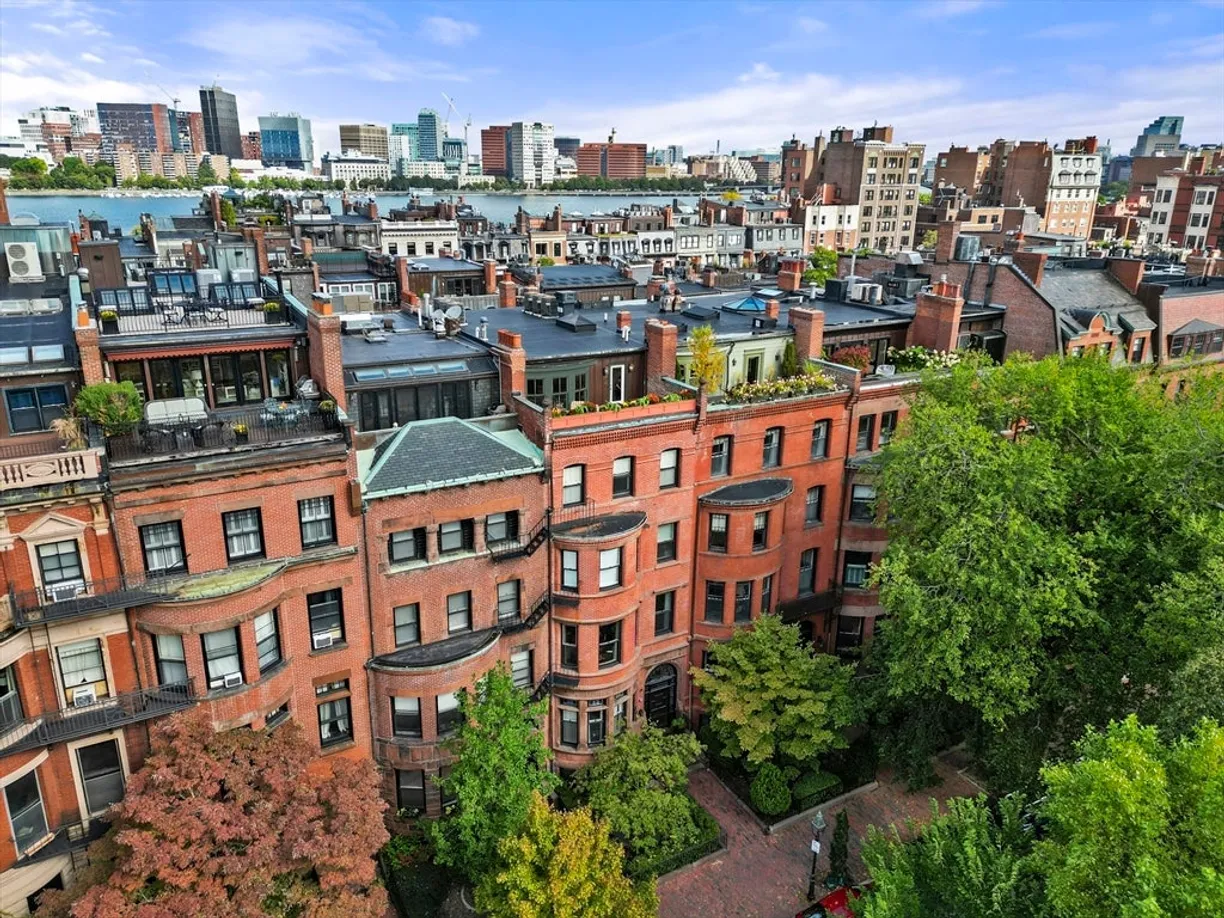 Boston, MA Real Estate | View 255 Marlborough St #3 | 3 Beds, 2 Baths