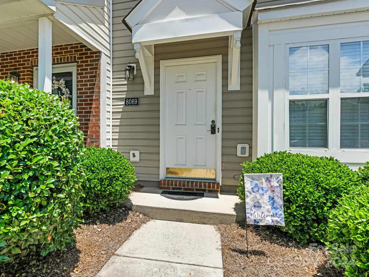 Charlotte Real Estate | View 8069 Kennet Lane | room 1