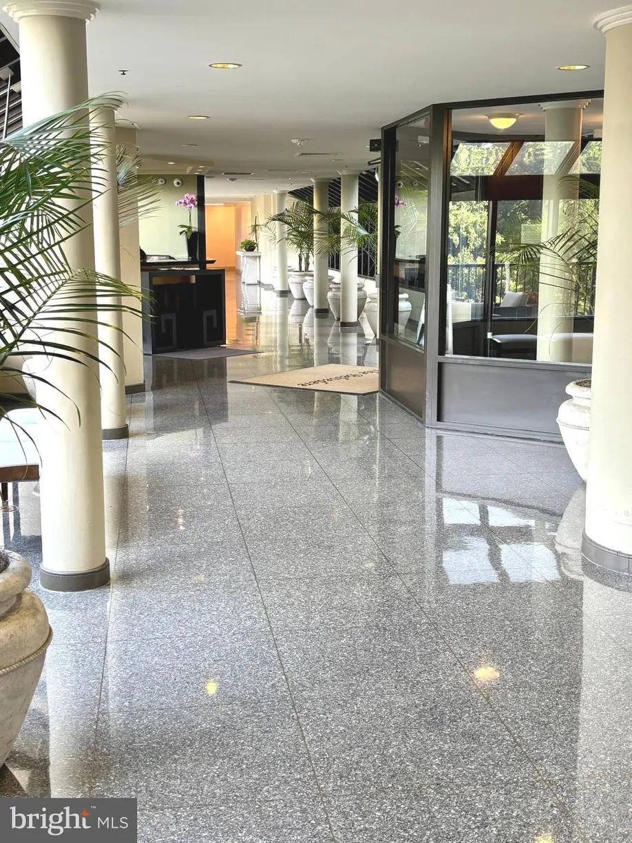 Washington Metro Area Real Estate | View 1600 N Oak Street Unit# 1016 | room 2