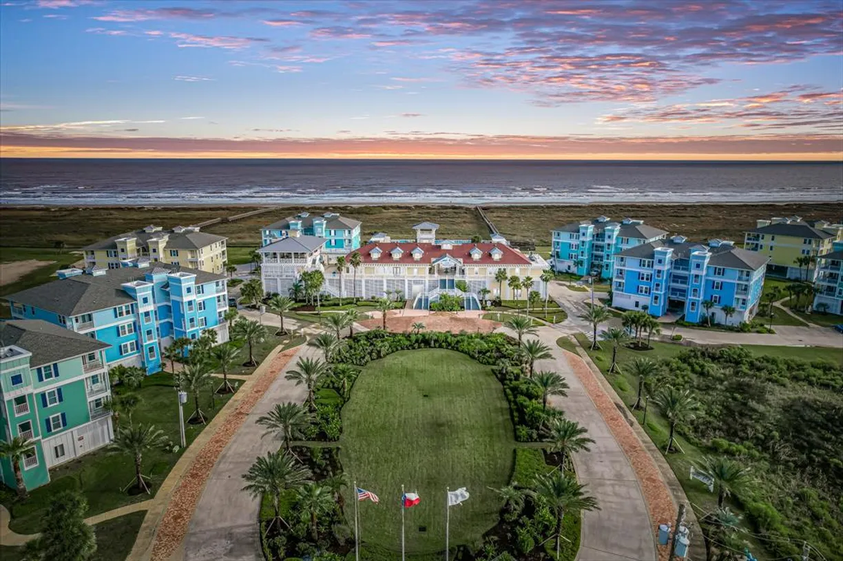 Houston Suburbs Real Estate | View 26570 Bay Water Drive #101 | room 1