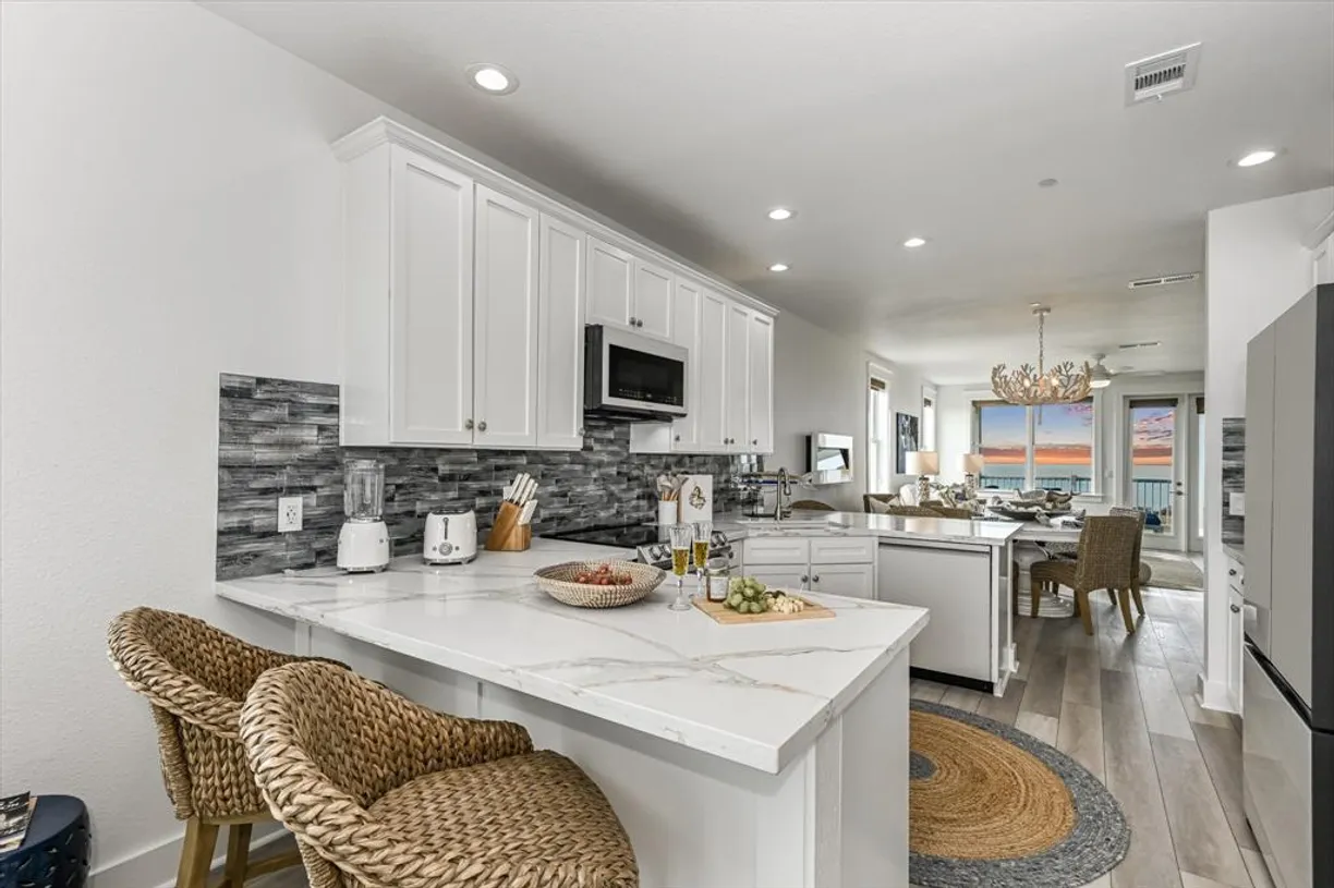 Houston Suburbs Real Estate | View 26570 Bay Water Drive #101 | room 2