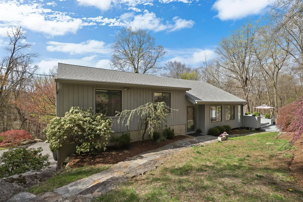 Westchester Real Estate | View 6 Manor Drive | 4 Beds, 3 Baths